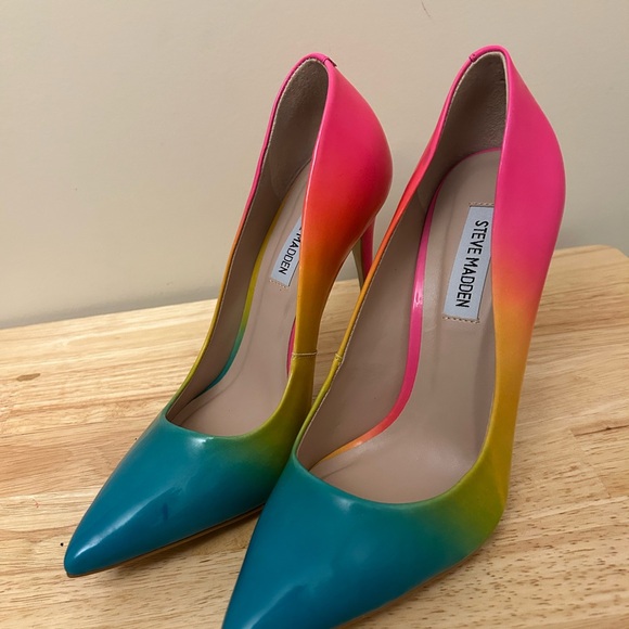 Steve Madden Pink and Teal Ombre Heels - Picture 4 of 8